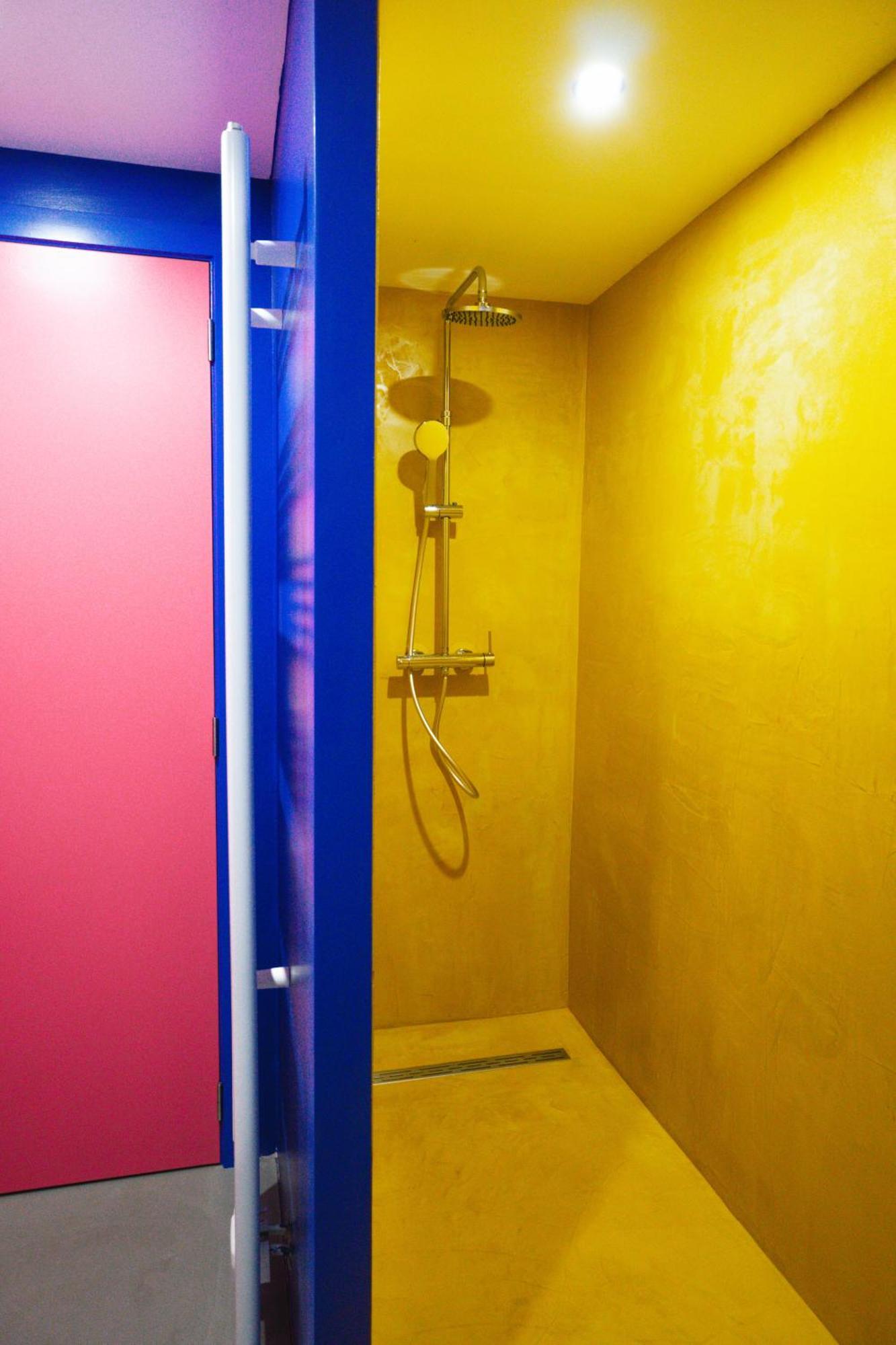 Capsule Boogie-Woogie - Jacuzzi - Sauna - Billard - Jeux - Ecran Geant - Filet Suspendu - Netflix La Louvière Extérieur photo