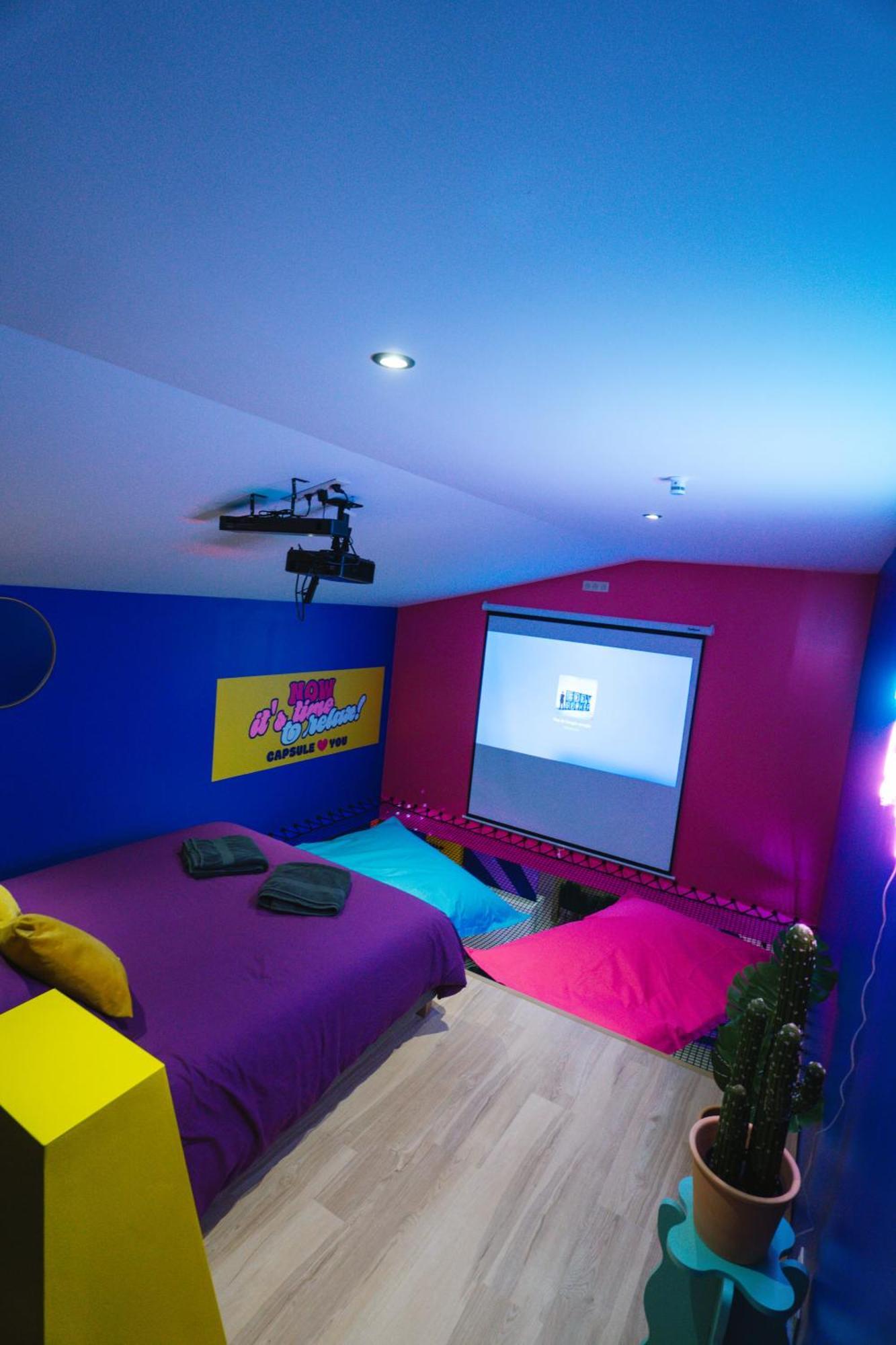 Capsule Boogie-Woogie - Jacuzzi - Sauna - Billard - Jeux - Ecran Geant - Filet Suspendu - Netflix La Louvière Extérieur photo