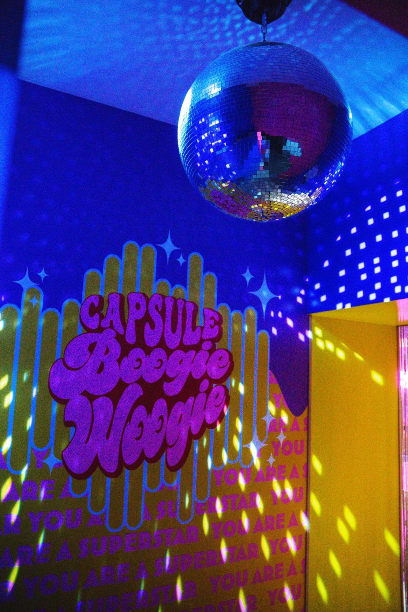 Capsule Boogie-Woogie - Jacuzzi - Sauna - Billard - Jeux - Ecran Geant - Filet Suspendu - Netflix La Louvière Extérieur photo