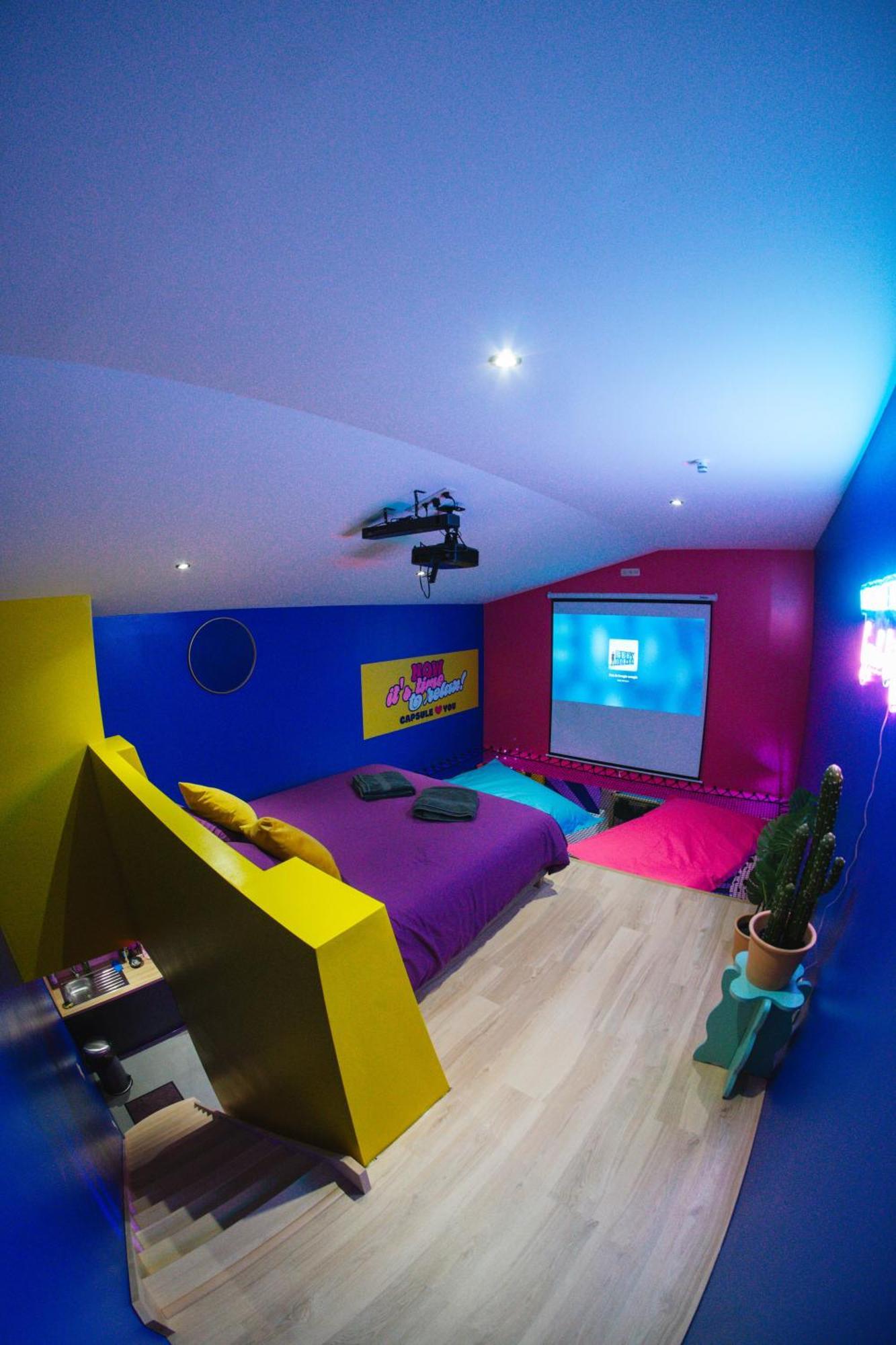 Capsule Boogie-Woogie - Jacuzzi - Sauna - Billard - Jeux - Ecran Geant - Filet Suspendu - Netflix La Louvière Extérieur photo